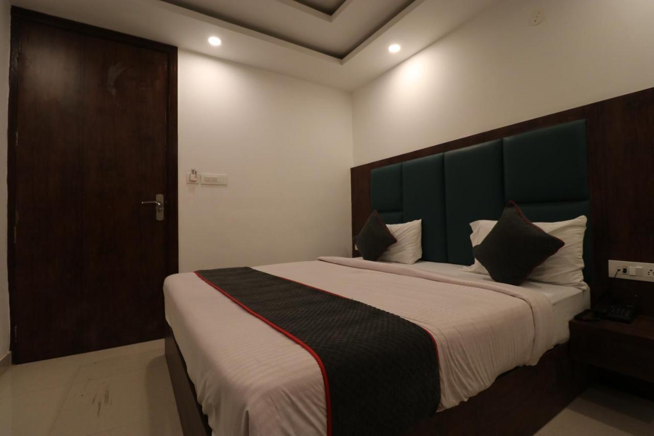 Hotel Krone A Family Hotel Near Igi Airport Delhi New Delhi Exteriör bild