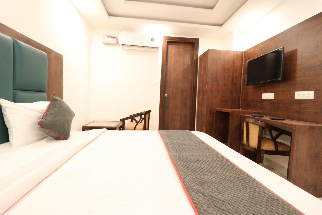 Hotel Krone A Family Hotel Near Igi Airport Delhi New Delhi Exteriör bild