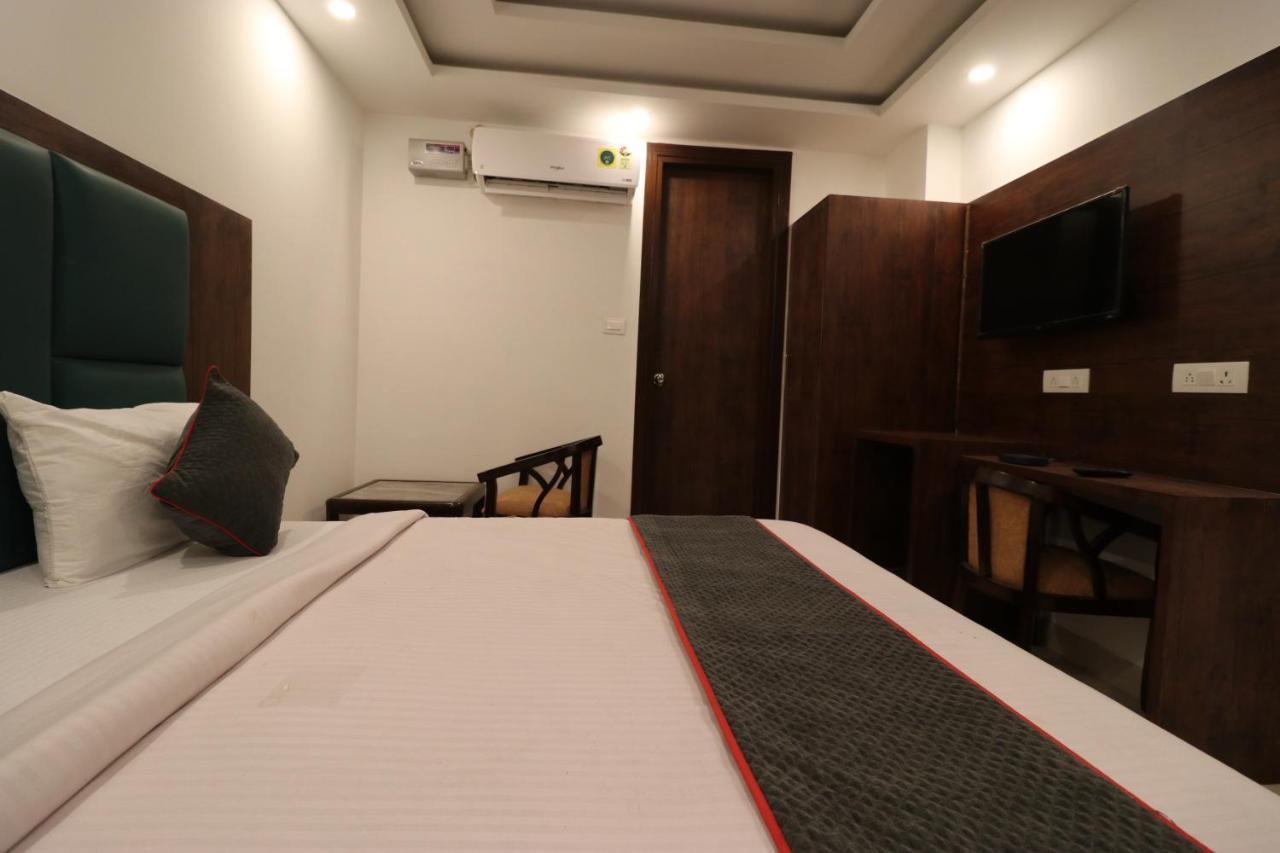 Hotel Krone A Family Hotel Near Igi Airport Delhi New Delhi Exteriör bild