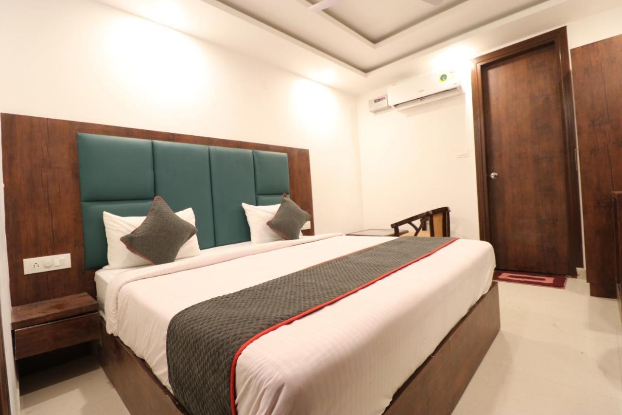 Hotel Krone A Family Hotel Near Igi Airport Delhi New Delhi Exteriör bild