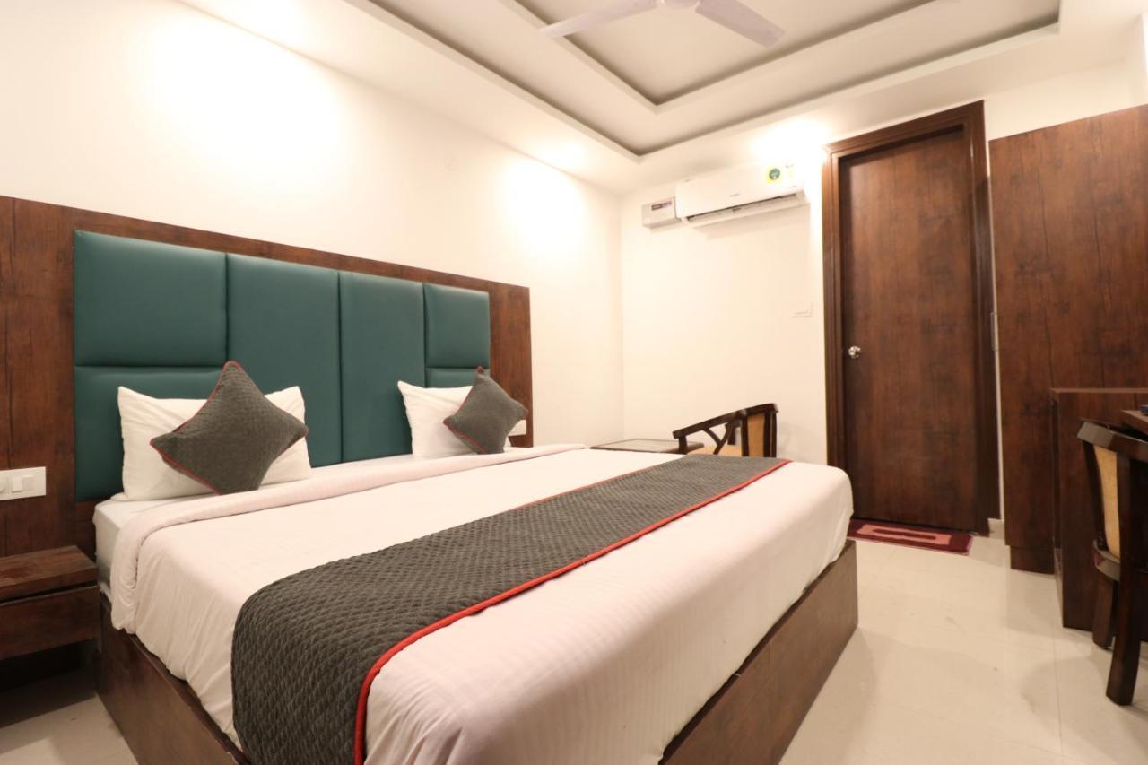 Hotel Krone A Family Hotel Near Igi Airport Delhi New Delhi Exteriör bild