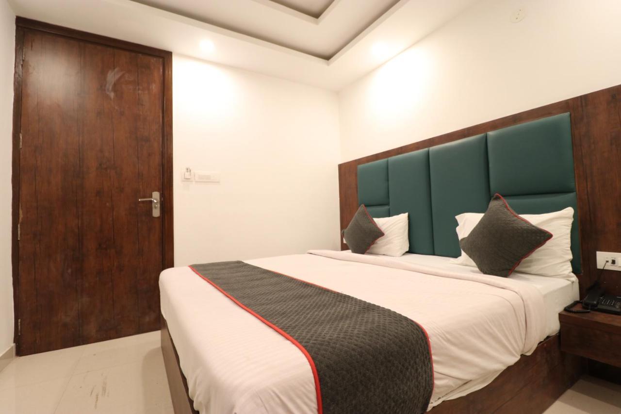 Hotel Krone A Family Hotel Near Igi Airport Delhi New Delhi Exteriör bild