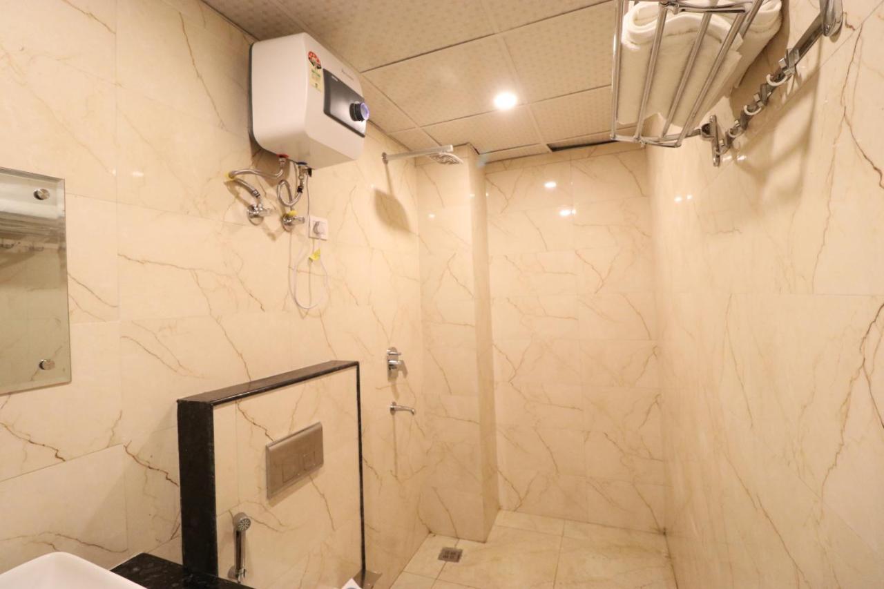 Hotel Krone A Family Hotel Near Igi Airport Delhi New Delhi Exteriör bild