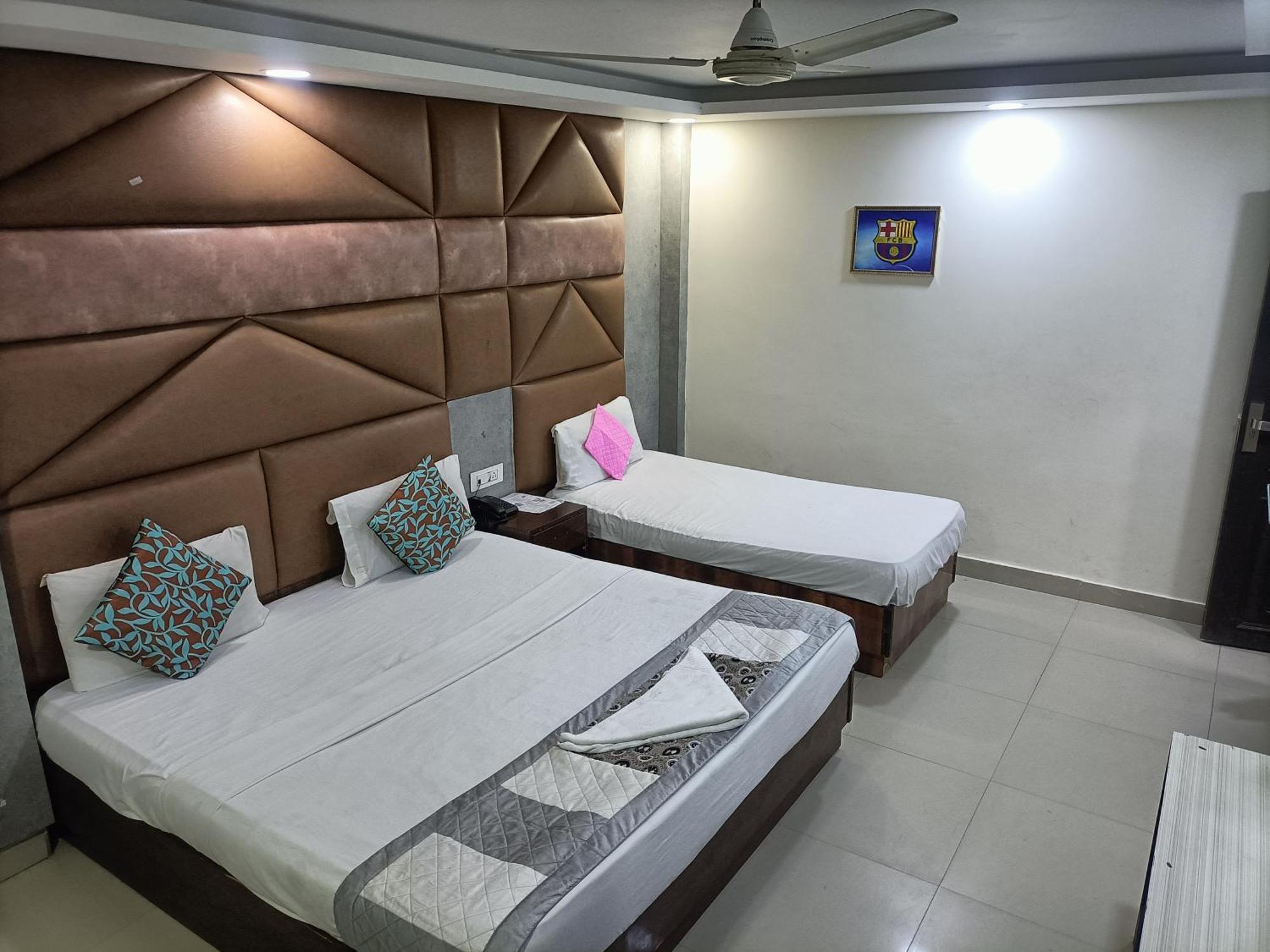 Hotel Krone A Family Hotel Near Igi Airport Delhi New Delhi Exteriör bild