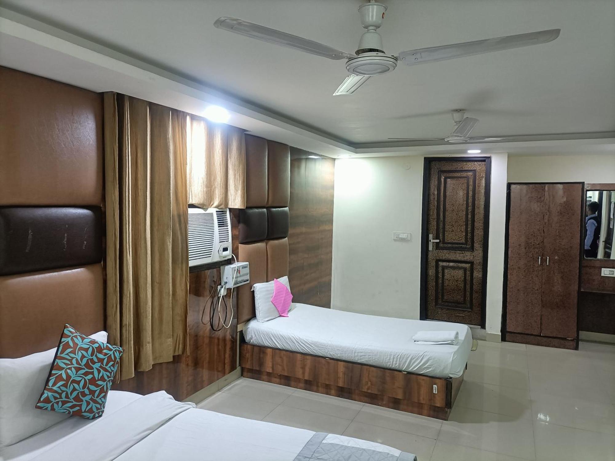 Hotel Krone A Family Hotel Near Igi Airport Delhi New Delhi Exteriör bild